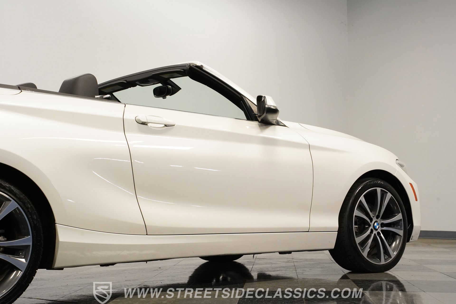 Used 2017 BMW 230i Convertible RWD image 28