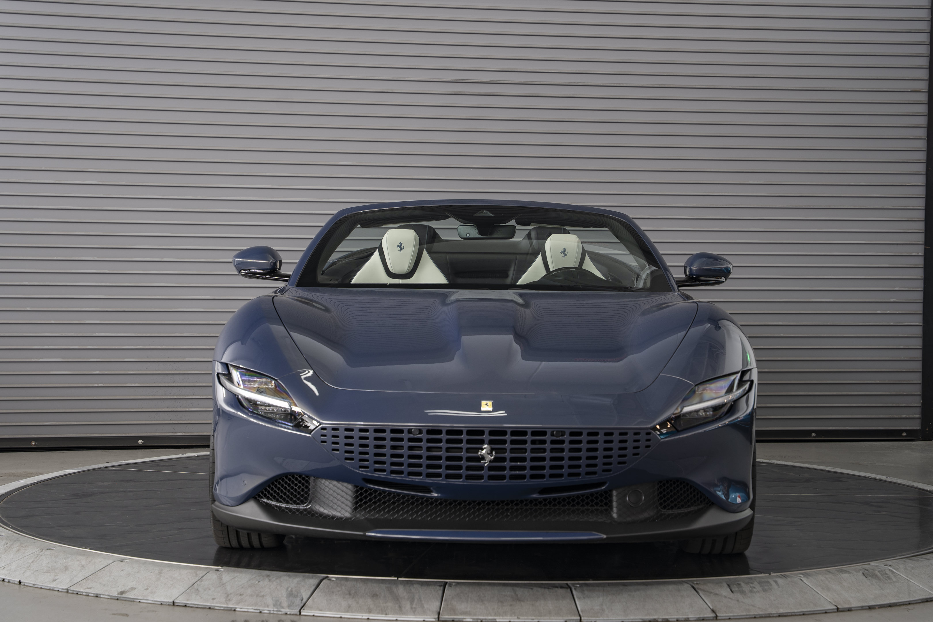 Used 2025 Ferrari Roma Spider RWD image 8