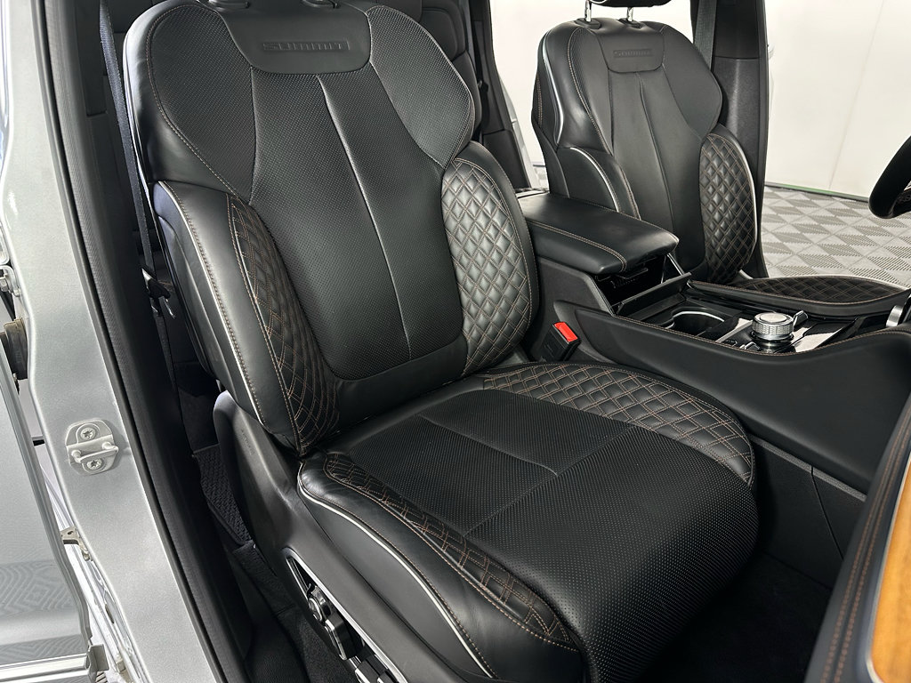 Used 2022 Jeep Grand Cherokee Summit AWD/4WD image 33