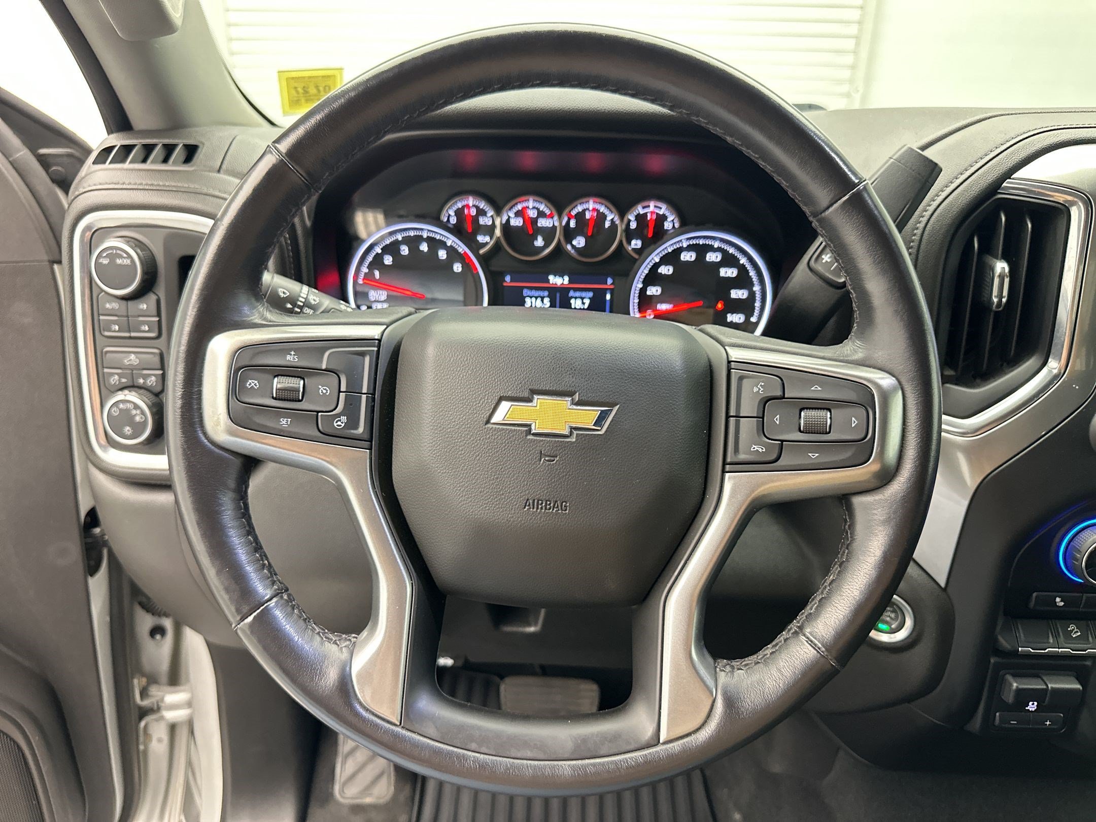 Used 2020 Chevrolet Silverado 1500 LT w/ All-Star Edition AWD/4WD image 11