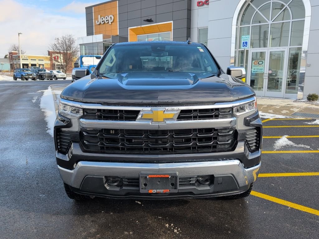 Used 2022 Chevrolet Silverado 1500 LT image 2
