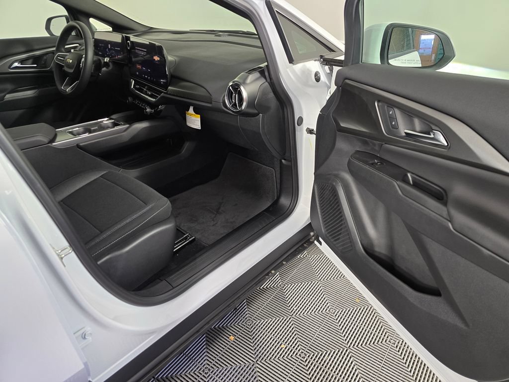 New 2026 Chevrolet Equinox EV LT FWD image 12