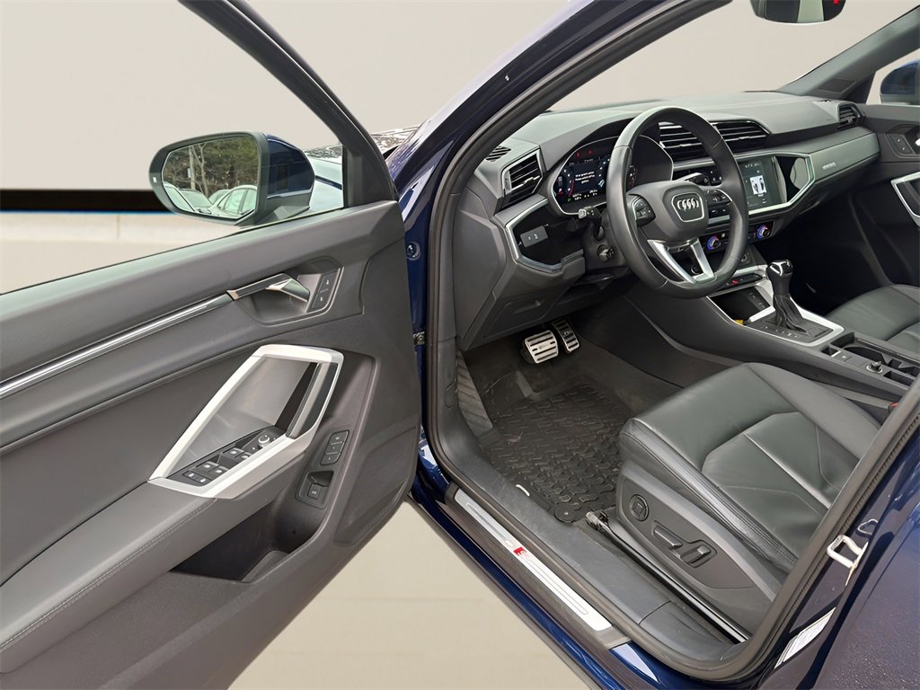 Used 2022 Audi Q3 2.0T Premium Plus w/ Premium Plus Package image 12