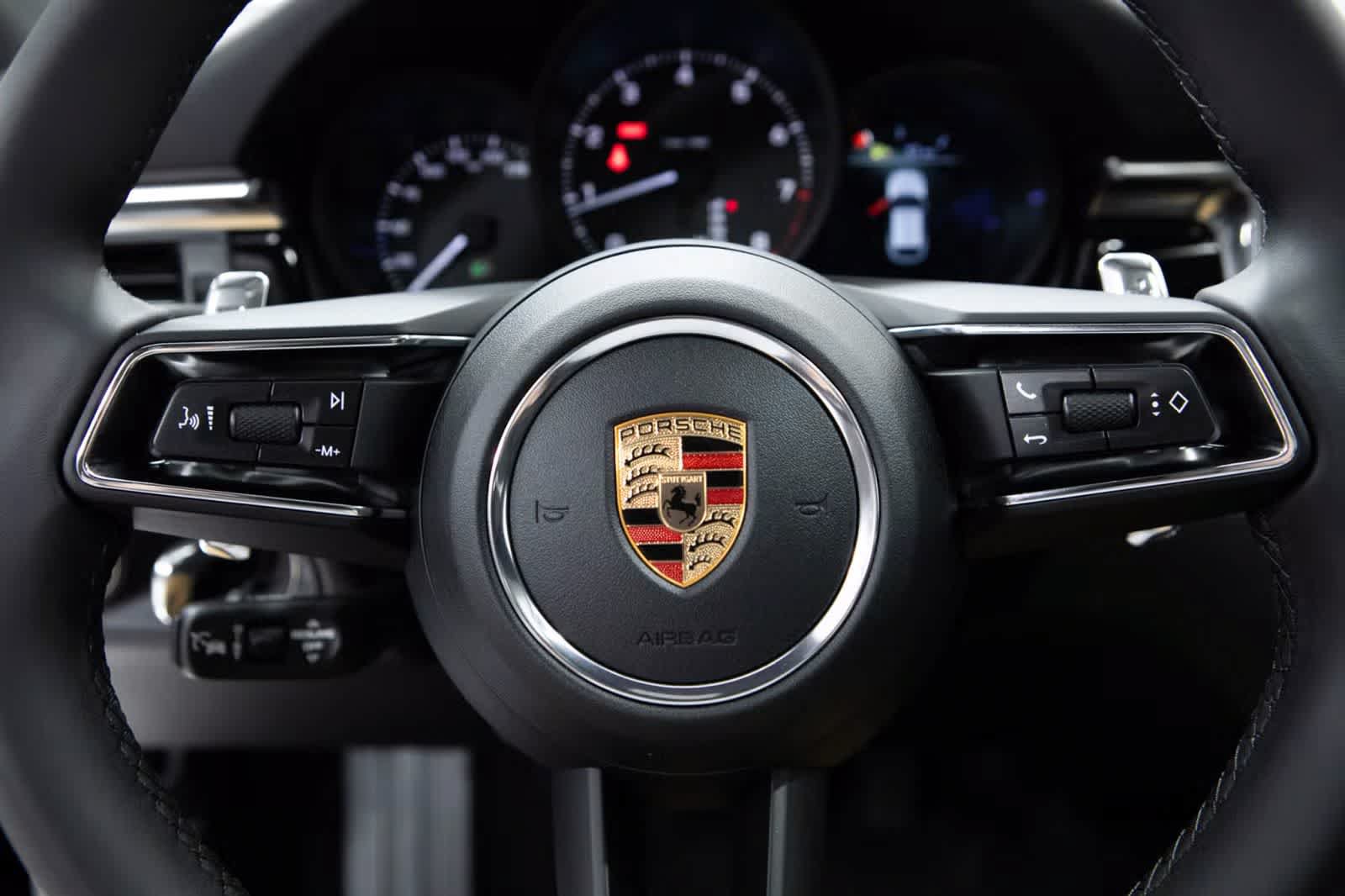 Certified 2026 Porsche Macan AWD/4WD image 14