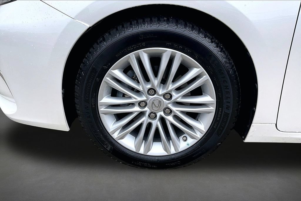 Used 2018 Lexus ES 350 w/ Accessory Package 2 FWD image 32