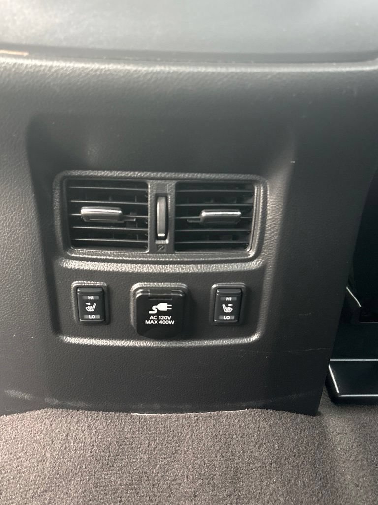 Used 2017 Nissan Titan Platinum Reserve AWD/4WD image 23