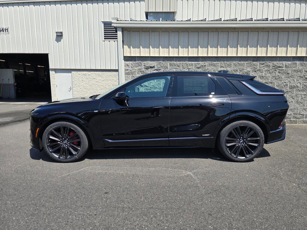 New 2026 Cadillac Lyriq V image 3