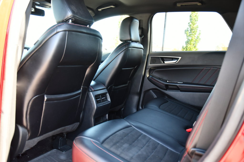 Used 2020 Ford Edge ST-Line FWD image 28