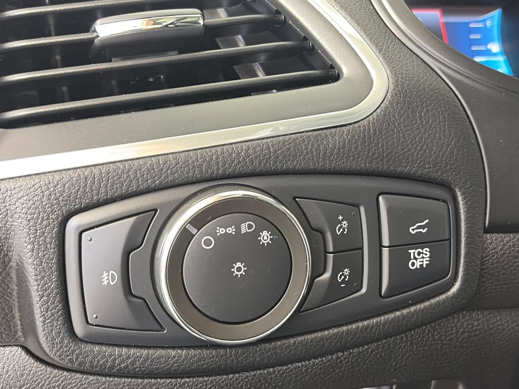 Certified 2022 Ford Edge Titanium AWD/4WD image 24