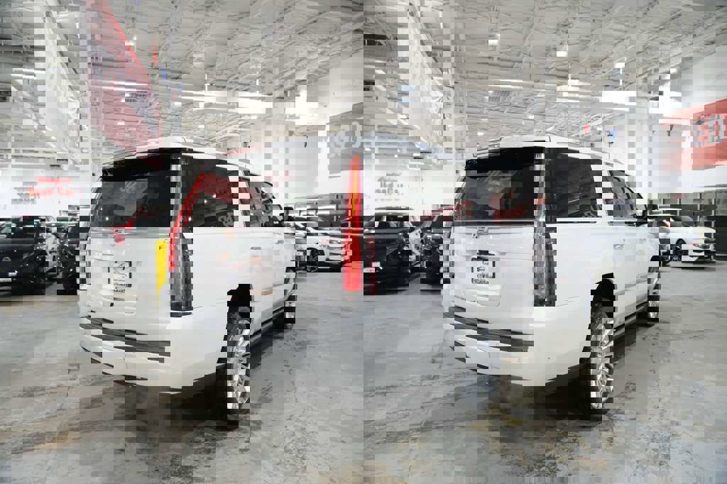 Used 2020 Cadillac Escalade ESV Platinum image 12