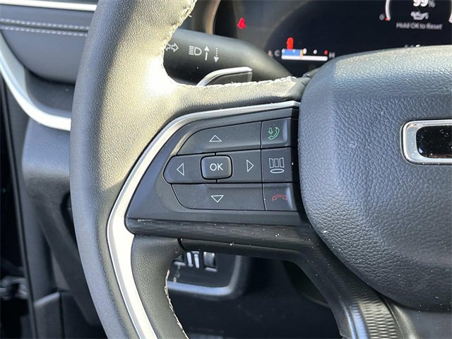 Used 2024 Jeep Grand Cherokee L Laredo w/ Luxury Tech Group I image 30