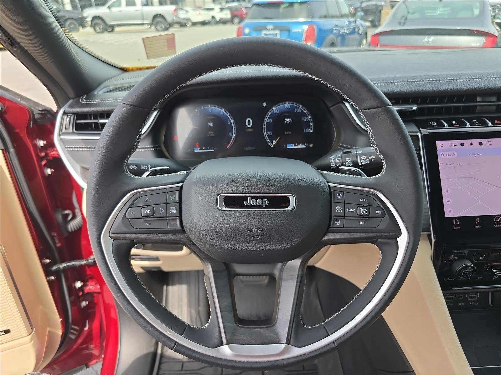 Used 2025 Jeep Grand Cherokee Limited w/ Luxury Tech Group II image 30