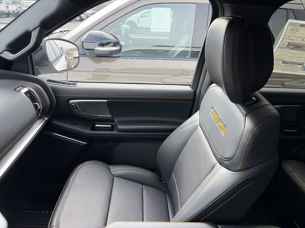 New 2026 Ford Expedition Tremor image 25
