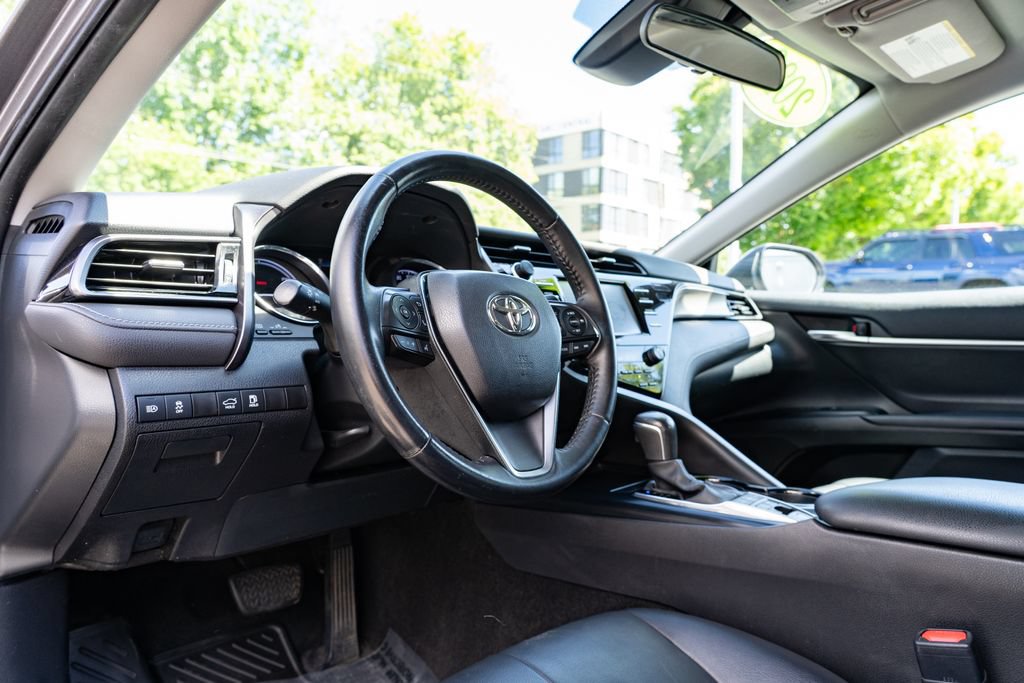 Used 2020 Toyota Camry SE FWD image 22