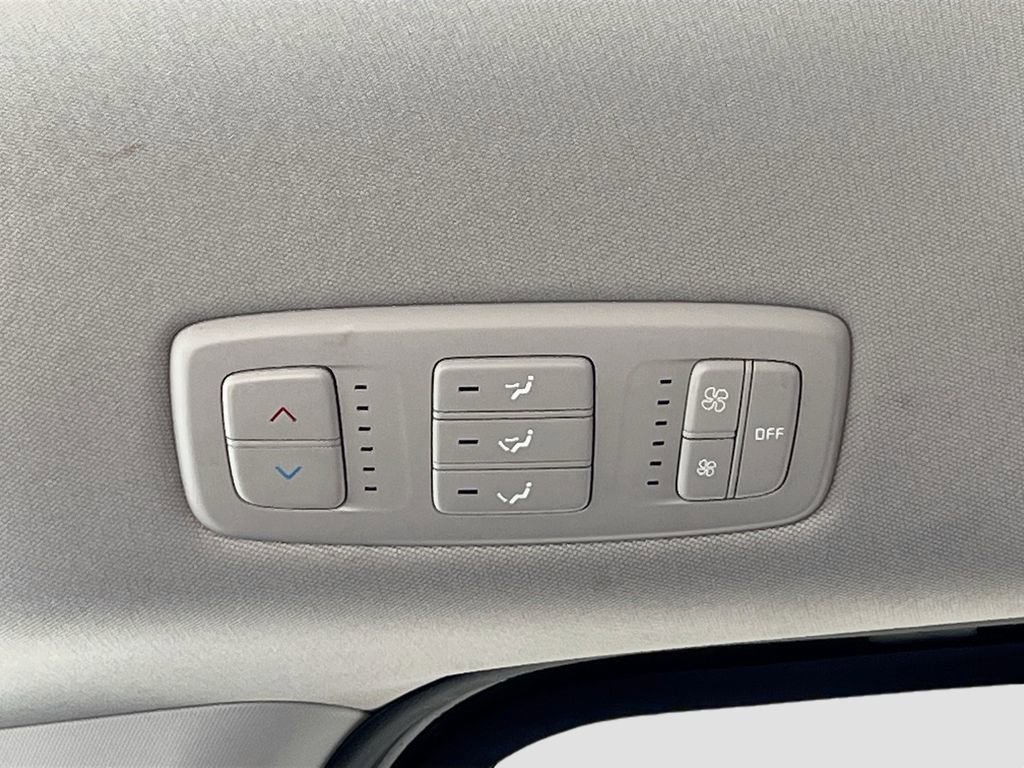 Certified 2024 Kia Carnival LX image 25