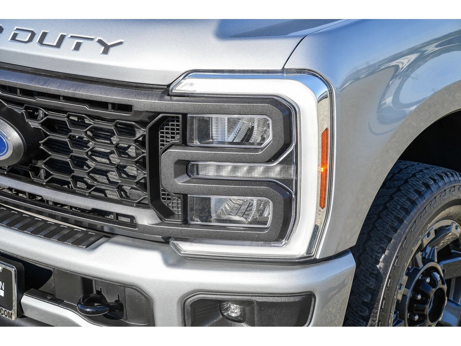 Used 2023 Ford F250 Lariat w/ Sport Appearance Package AWD/4WD image 8