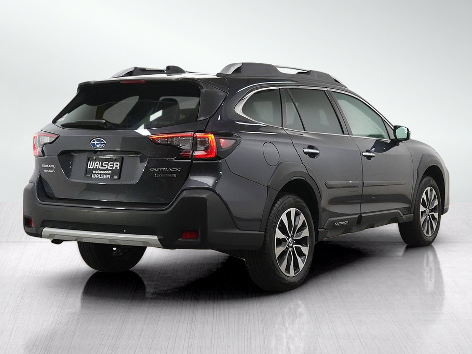 Used 2023 Subaru Outback Touring AWD/4WD image 5