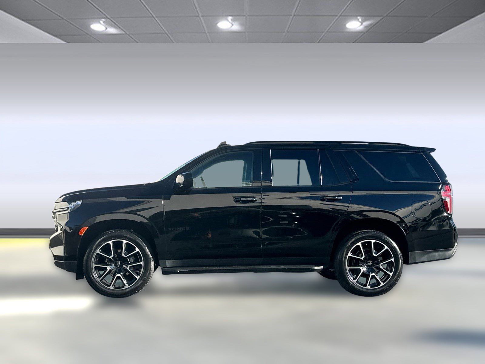 Used 2022 Chevrolet Tahoe RST image 2