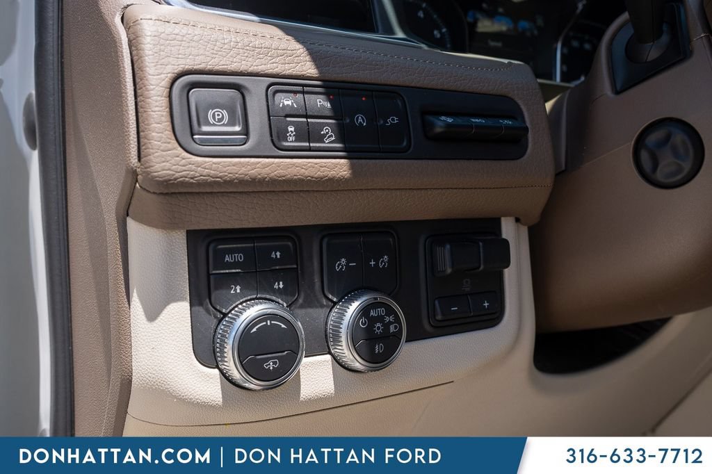 Used 2021 GMC Yukon Denali w/ Denali Premium Package AWD/4WD image 18