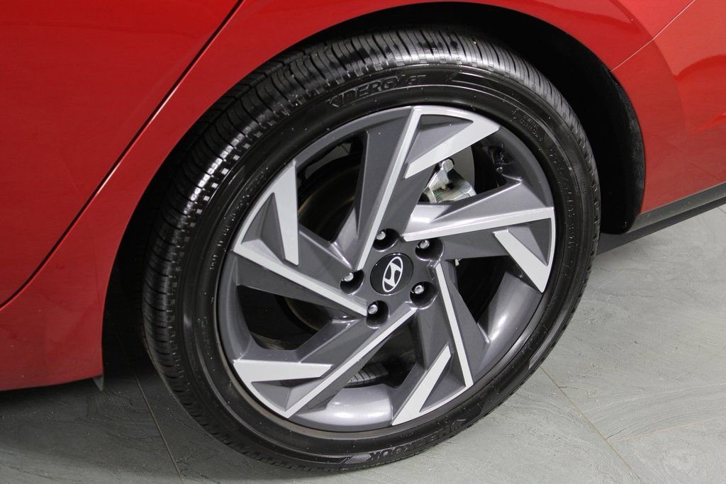 Certified 2025 Hyundai Elantra Limited image 11