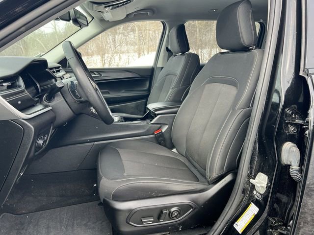 Used 2023 Jeep Grand Cherokee L Laredo w/ Luxury Tech Group I image 15