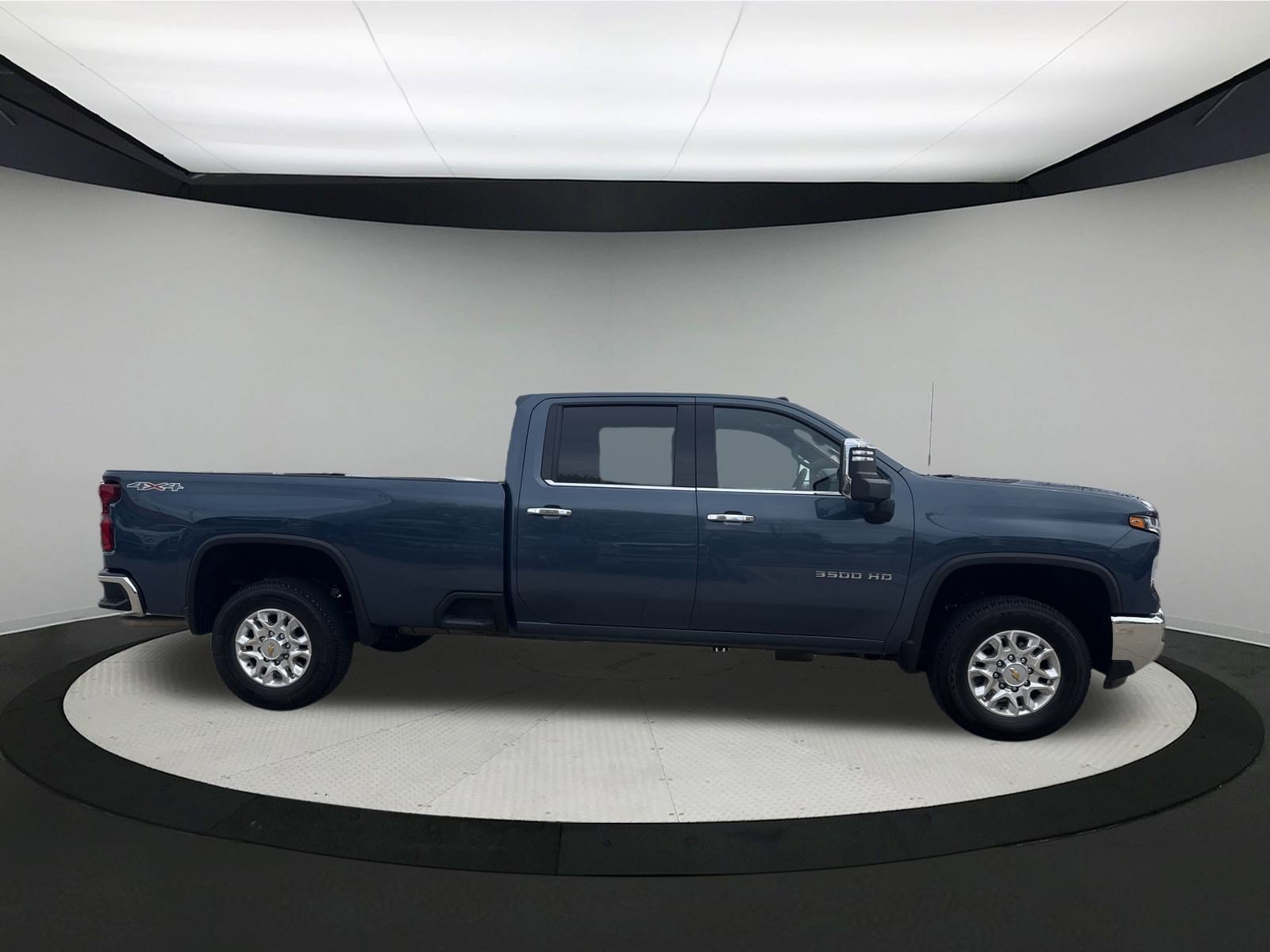 Used 2024 Chevrolet Silverado 3500 LTZ w/ LTZ Premium Package AWD/4WD image 4