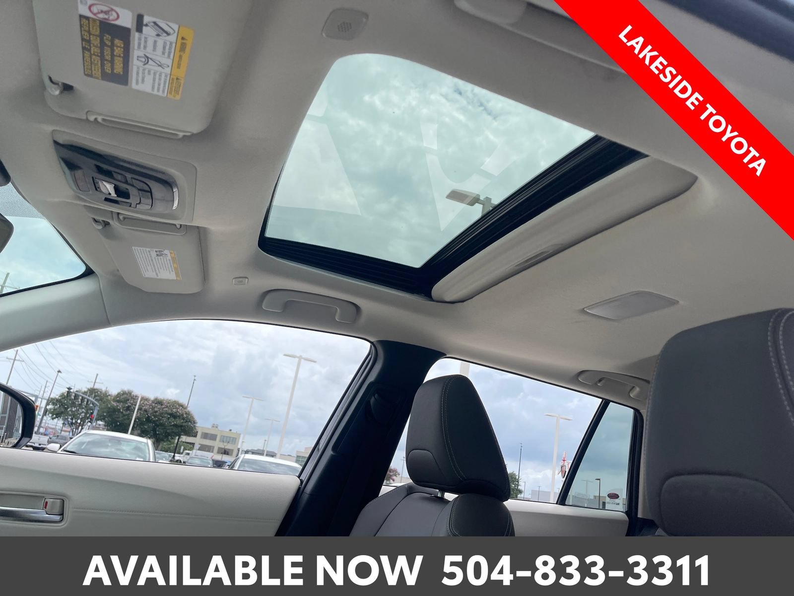 Used 2023 Toyota Corolla Cross XLE w/ Convenience Package AWD/4WD image 30