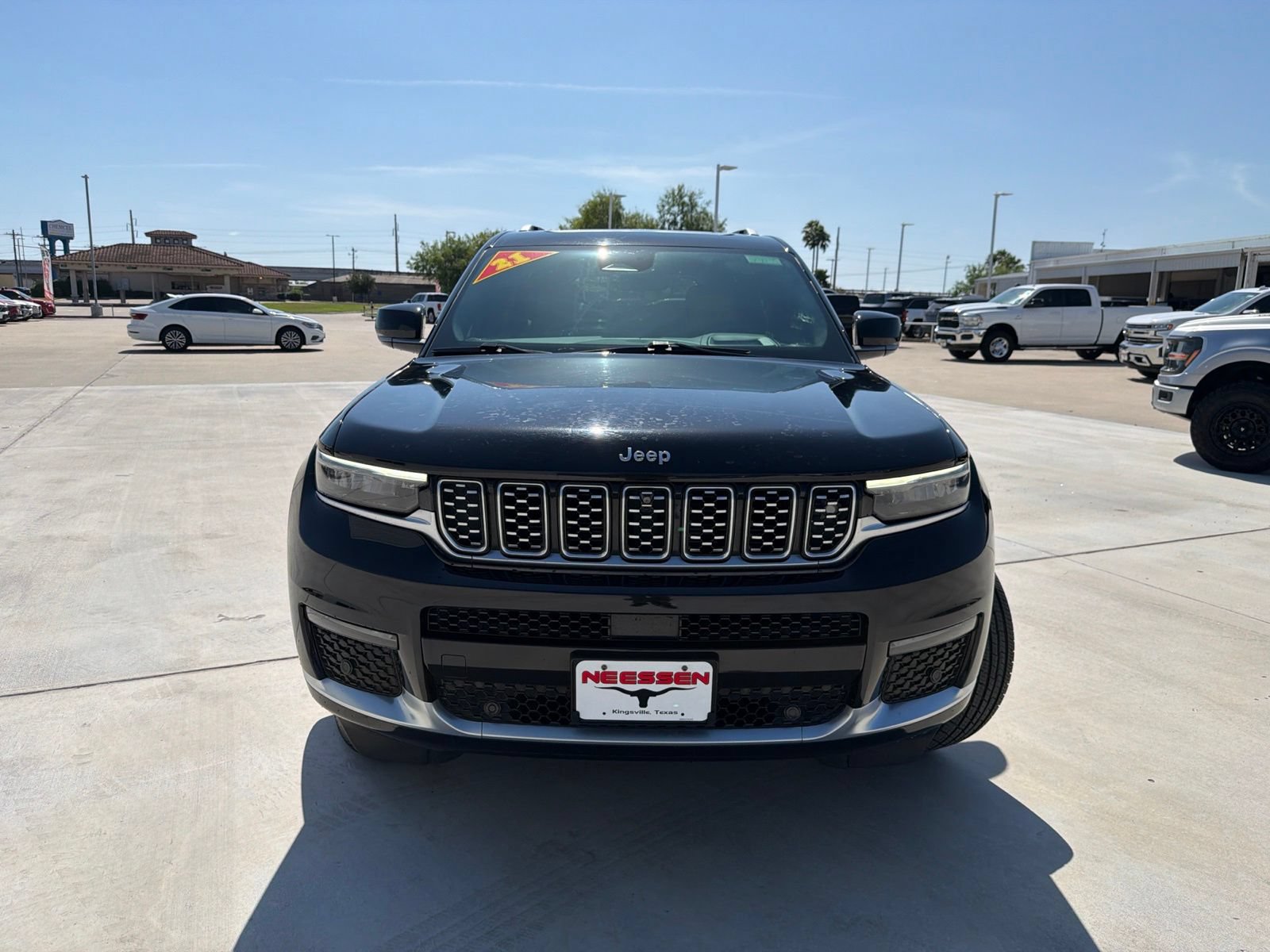 Used 2021 Jeep Grand Cherokee L Summit AWD/4WD image 2