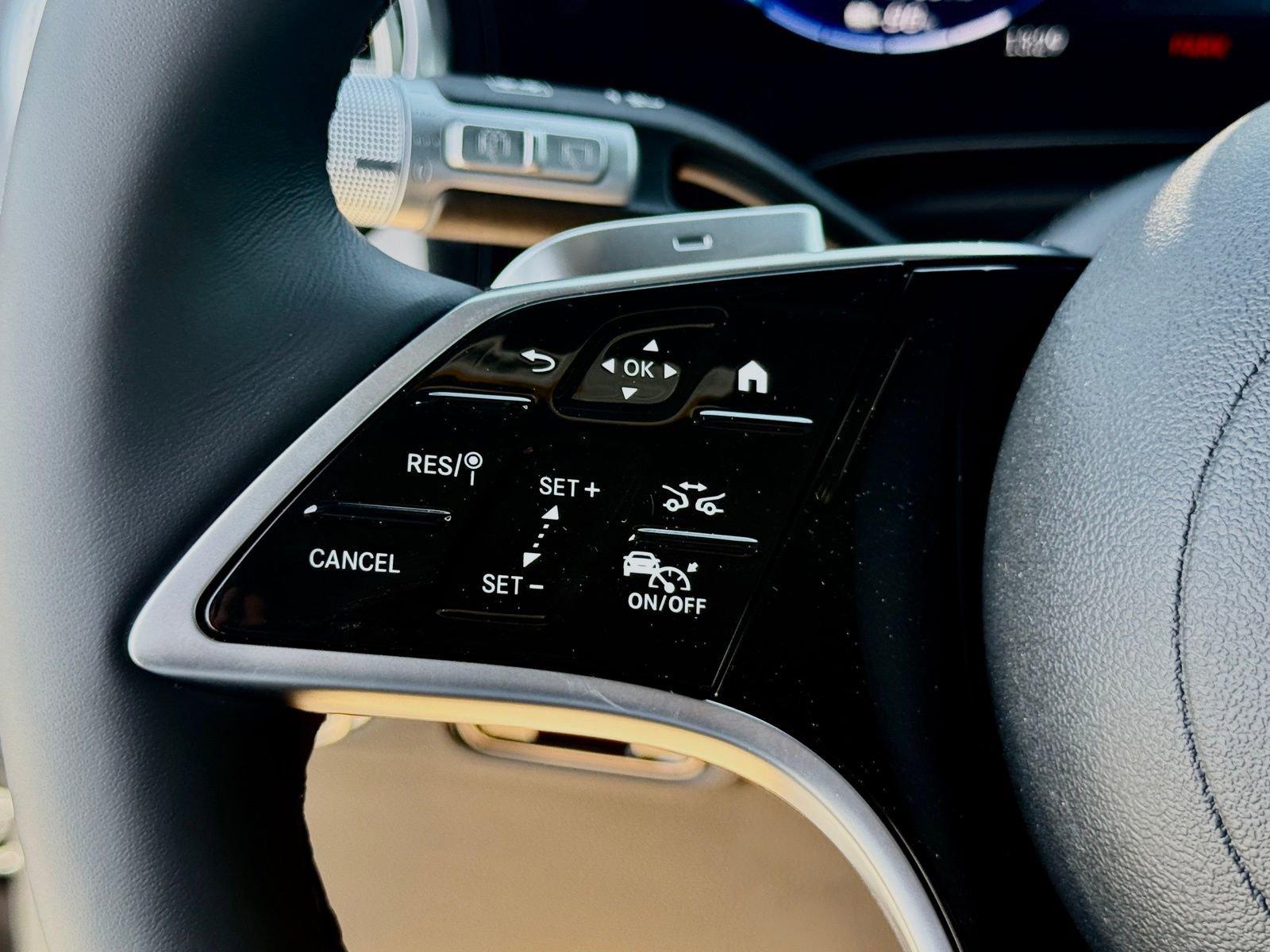 New 2026 Mercedes-Benz EQS 550 4MATIC SUV image 24