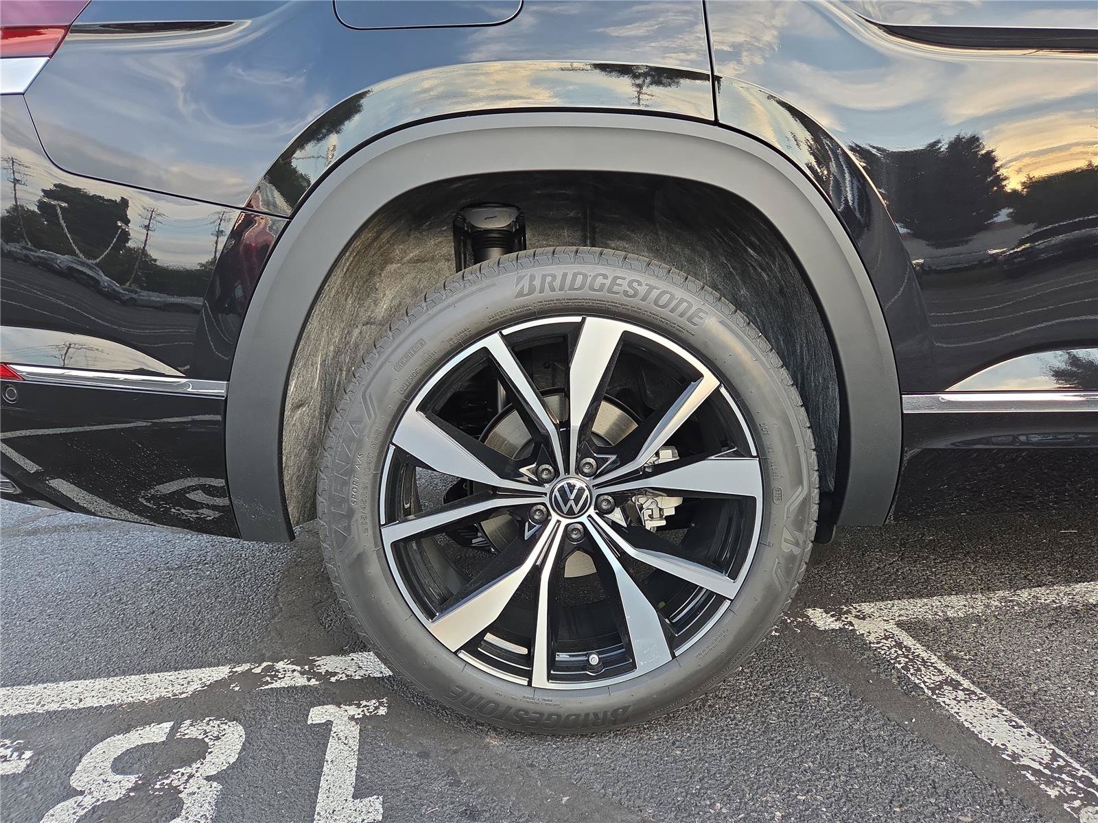 New 2026 Volkswagen Atlas SEL Premium R-Line AWD/4WD image 10