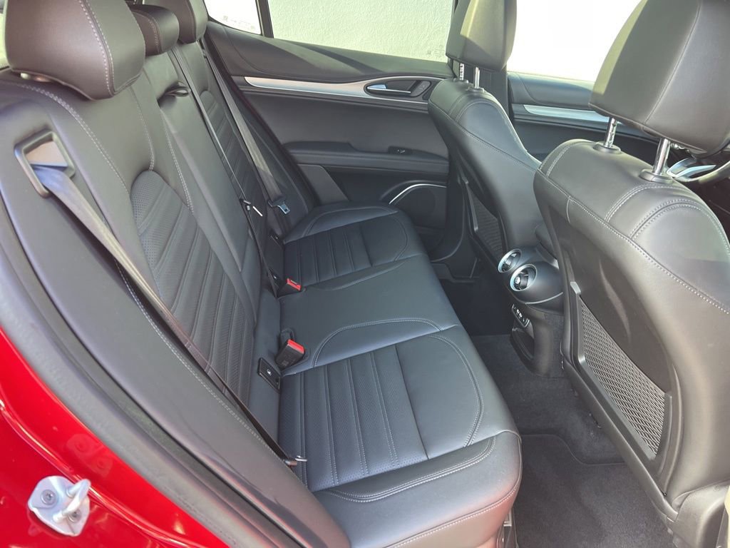 Used 2023 Alfa Romeo Stelvio Veloce AWD/4WD image 24