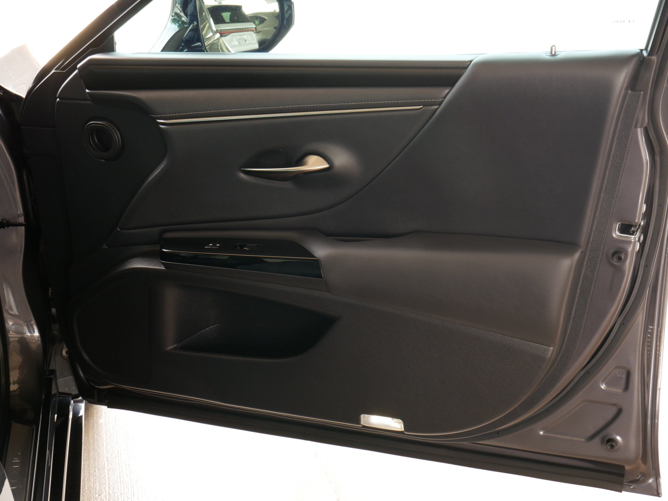 Used 2023 Lexus ES 350 w/ Premium Package FWD image 12