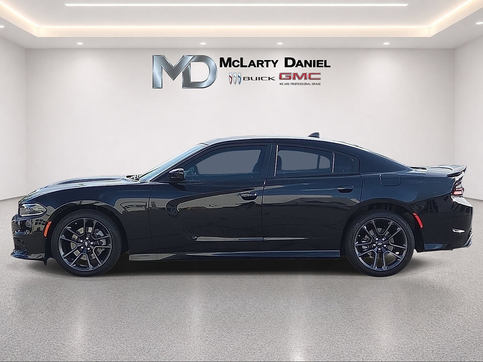 Used 2021 Dodge Charger R/T w/ Daytona Edition Group RWD image 2