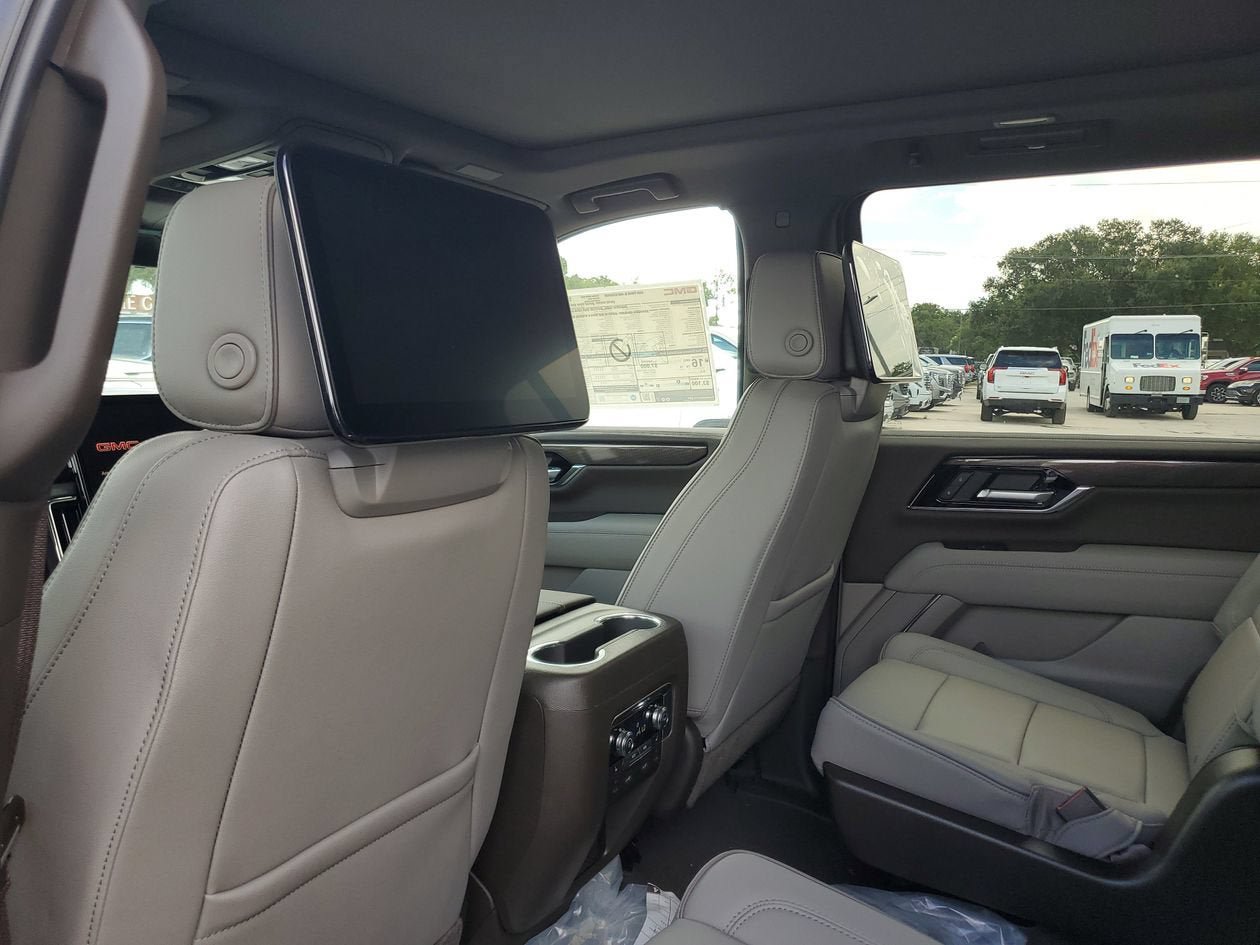 New 2026 GMC Yukon XL Elevation w/ Elevation Premium Package AWD/4WD image 10