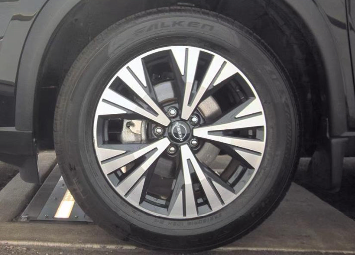 Used 2023 Nissan Rogue SV FWD image 12