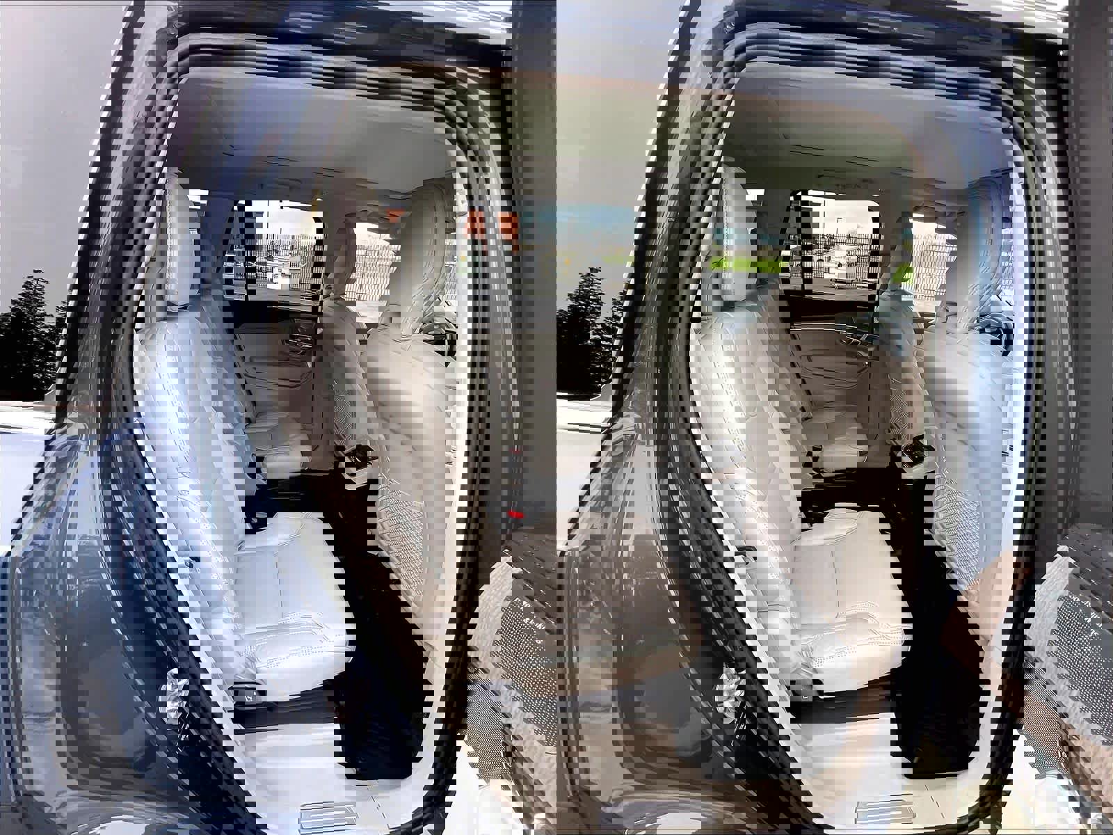 Used 2023 Volvo XC90 T8 Ultimate w/ Protection Package Premier image 29