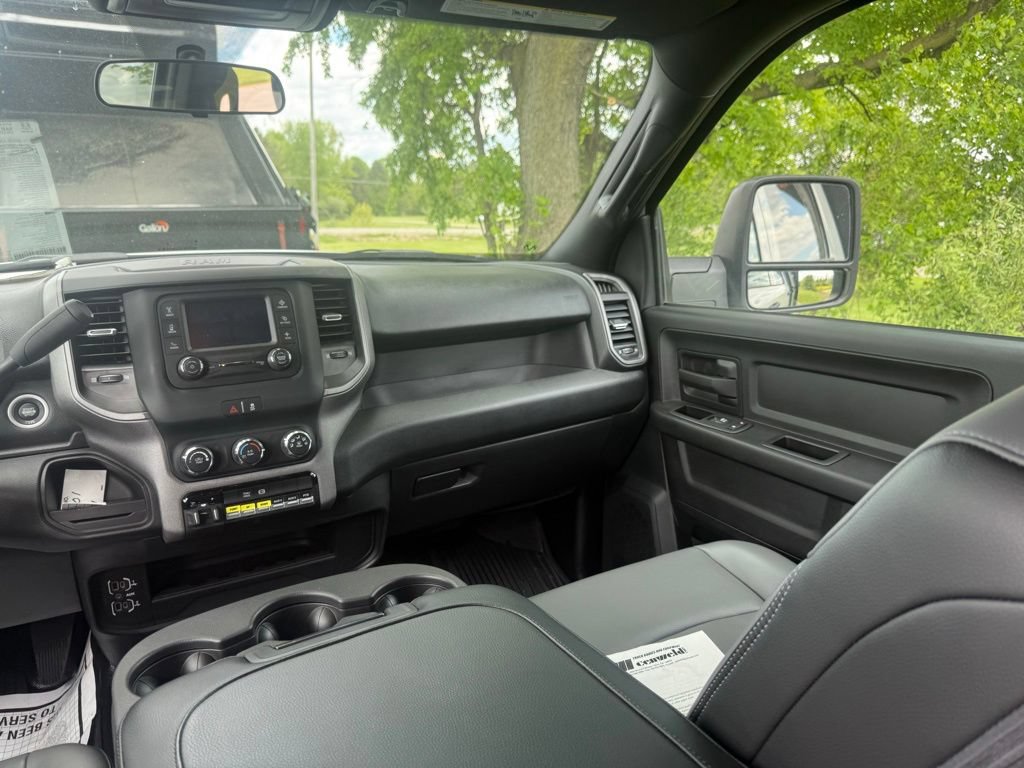 New 2024 RAM 5500 Tradesman AWD/4WD image 38