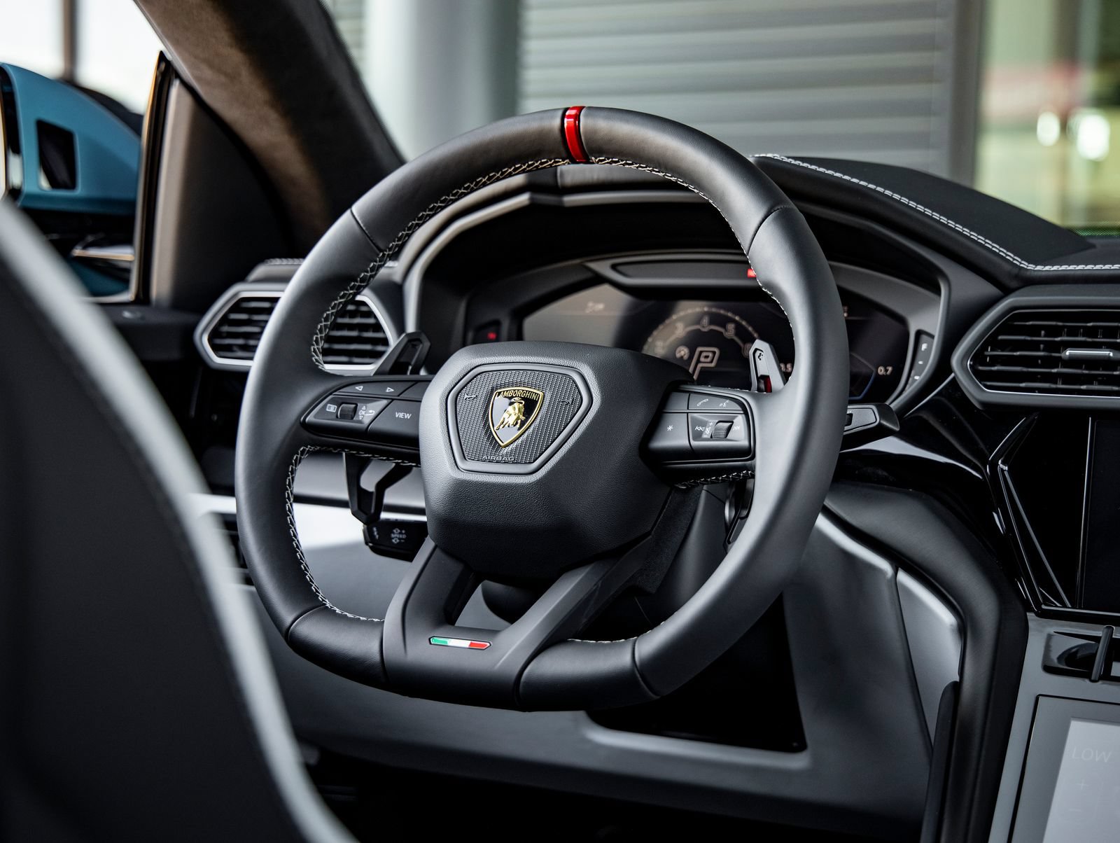 Used 2024 Lamborghini Urus S AWD/4WD image 60