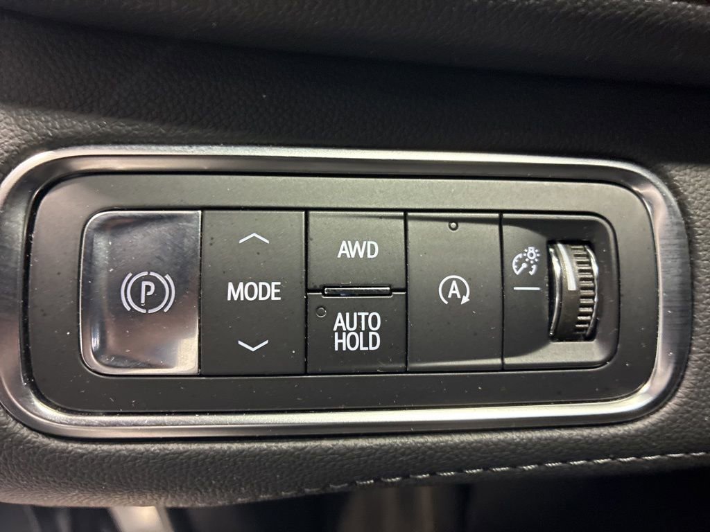 Used 2025 Buick Enclave Preferred AWD/4WD image 29