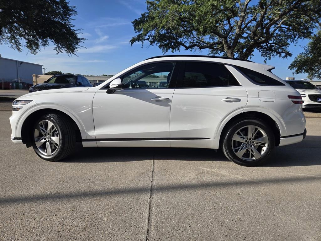 Used 2025 Genesis GV70 3.5T Sport image 2