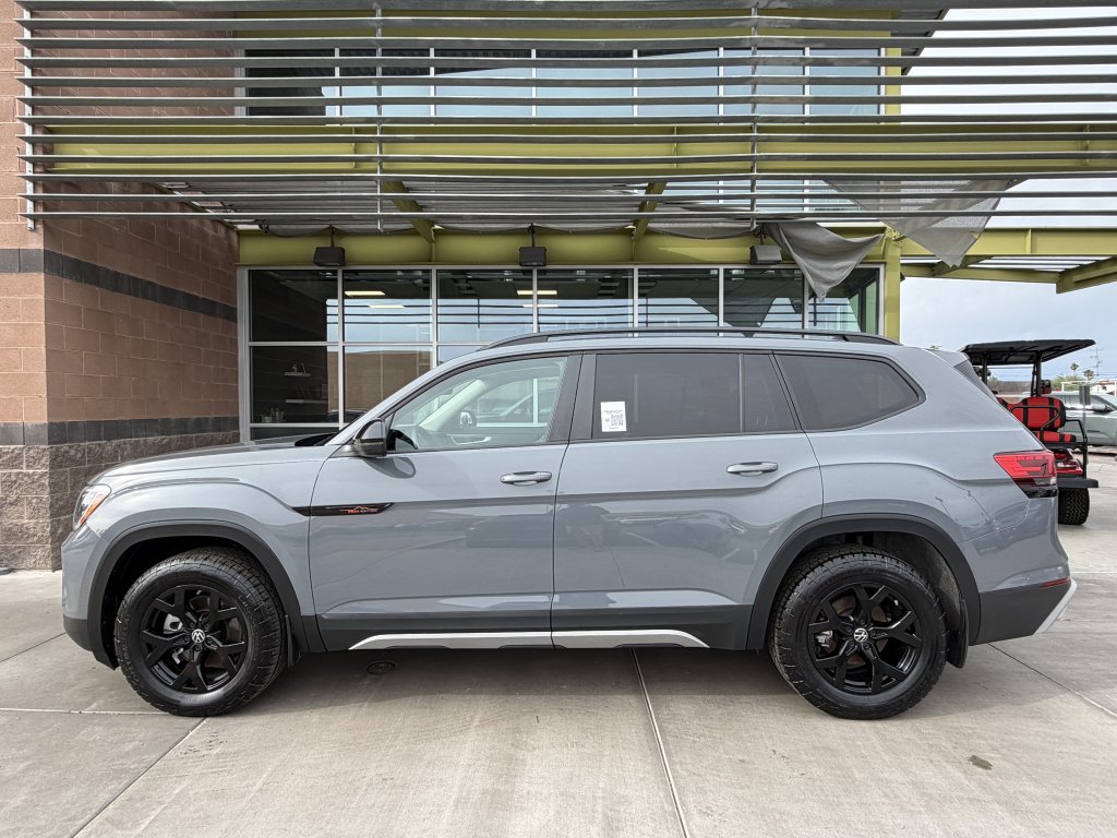 Used 2024 Volkswagen Atlas Peak Edition SEL AWD/4WD image 7