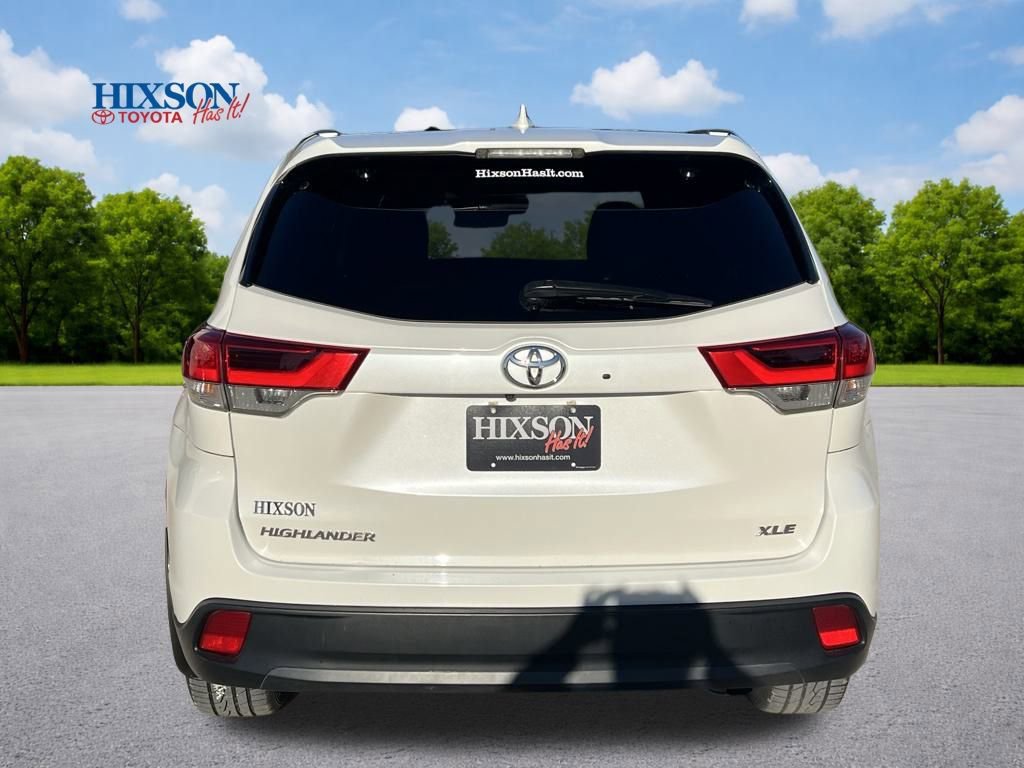 Used 2019 Toyota Highlander XLE image 6