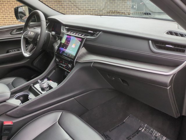 Used 2024 Jeep Grand Cherokee Limited w/ Black Appearance Package AWD/4WD image 23