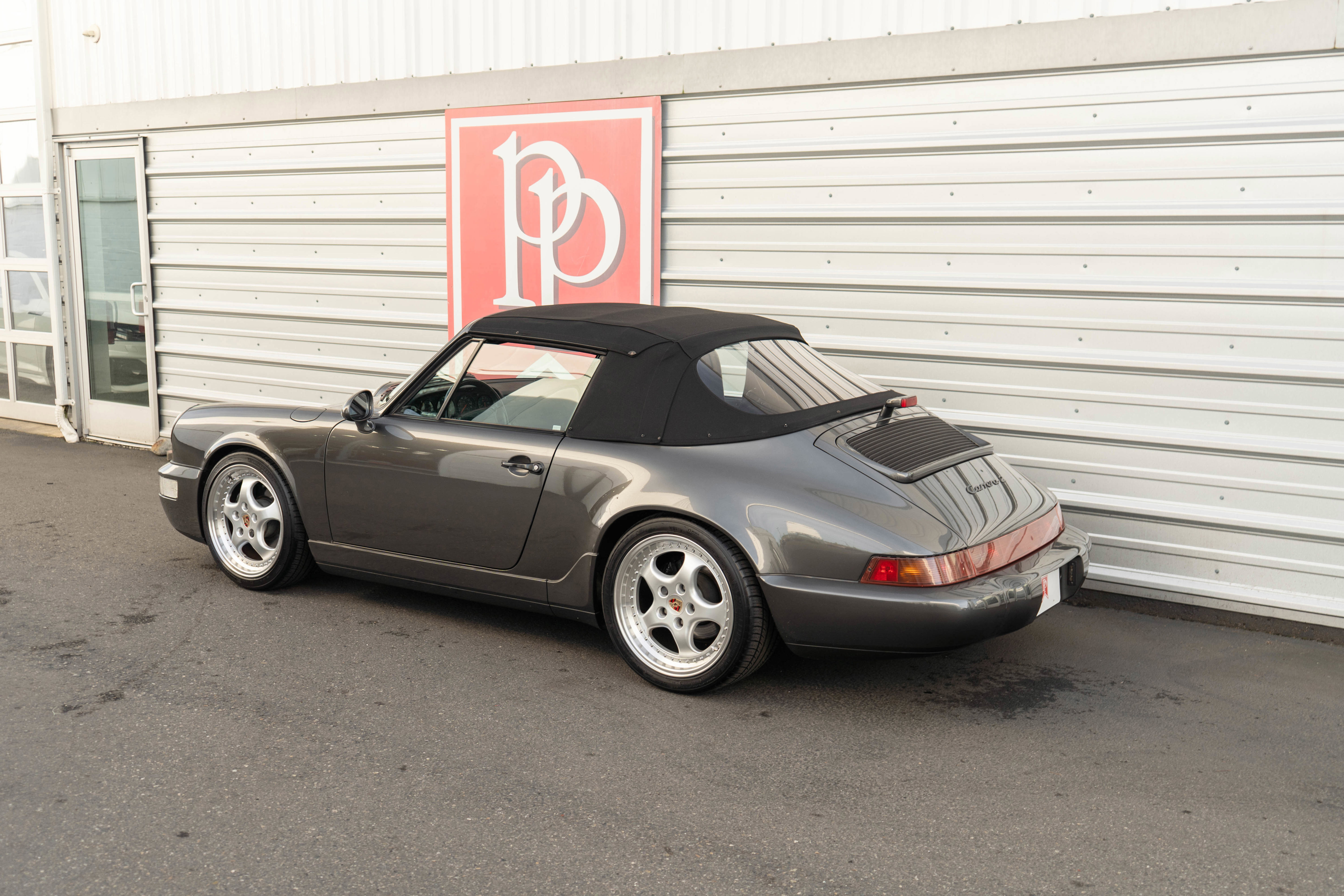 Used 1992 Porsche 911 Carrera RWD image 36