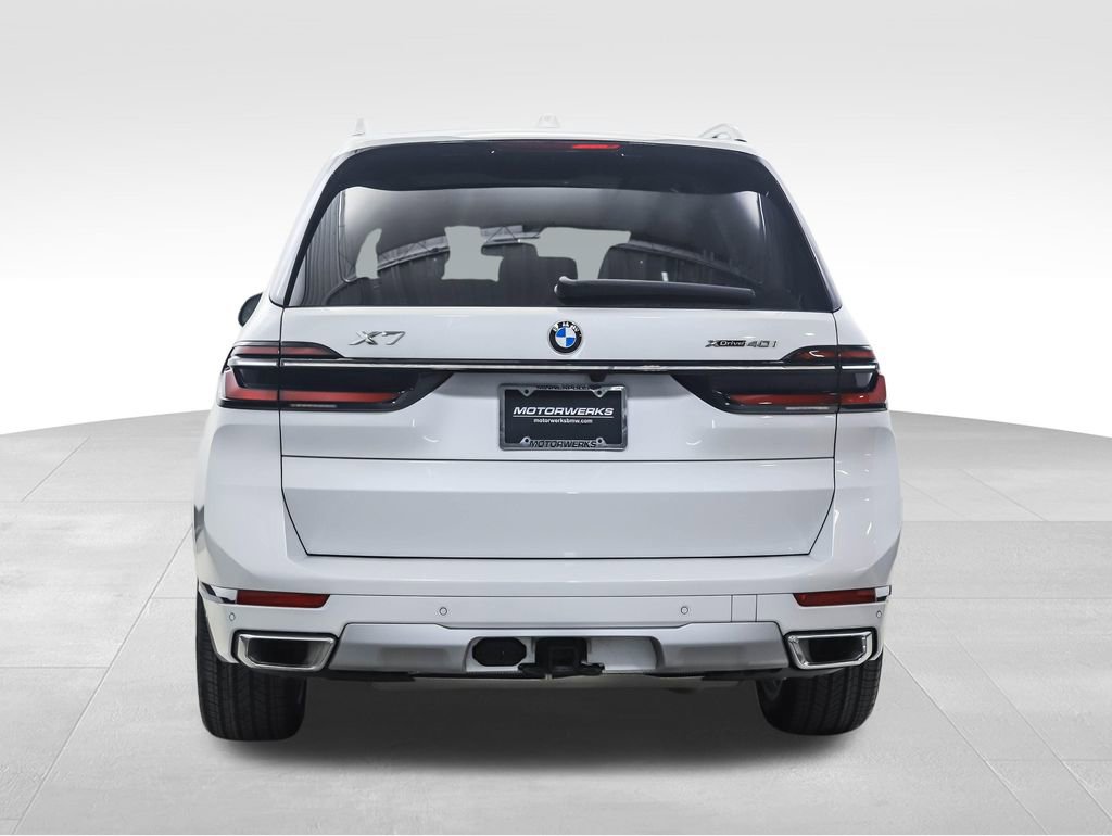 Used 2024 BMW X7 xDrive40i w/ Premium Package image 4