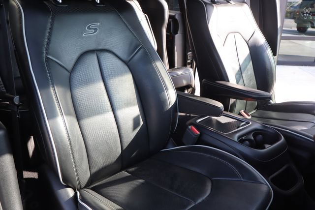 Used 2019 Chrysler Pacifica Limited FWD image 13