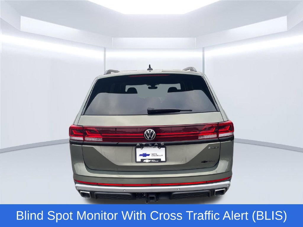 Used 2024 Volkswagen Atlas Peak Edition SE AWD/4WD image 5