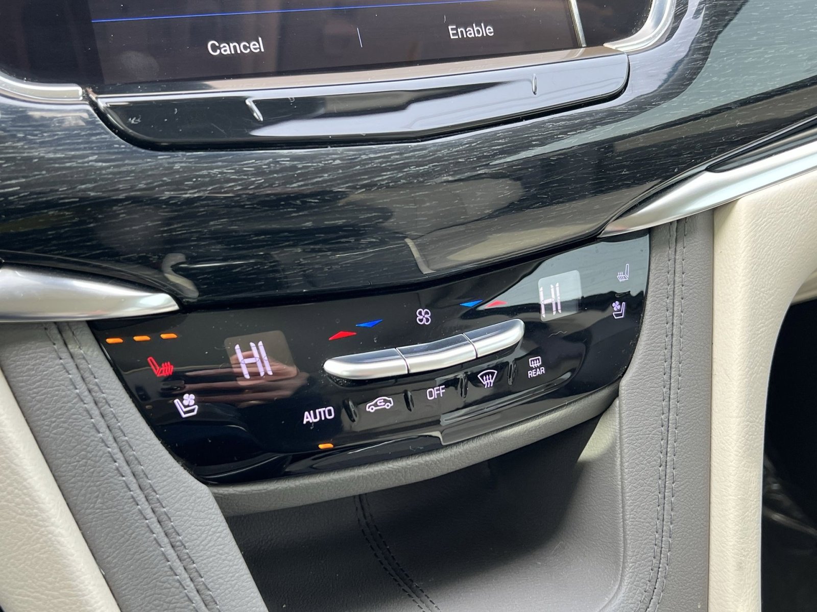 Used 2021 Cadillac XT6 Premium Luxury image 18