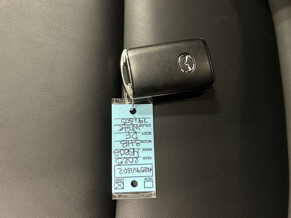 Certified 2025 MAZDA MAZDA3 s FWD image 12