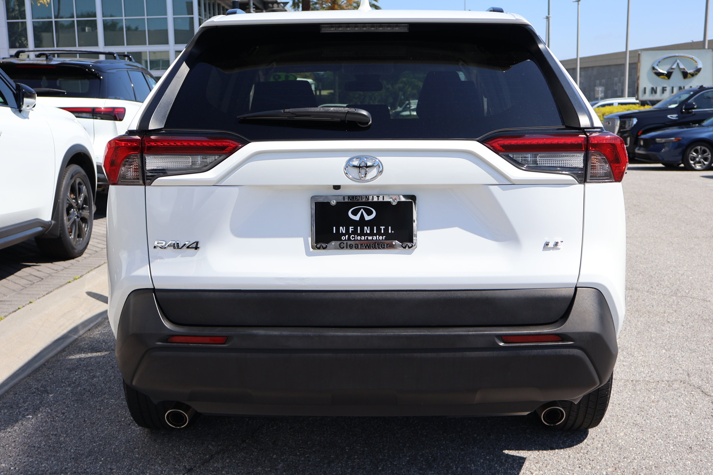 Used 2019 Toyota RAV4 LE FWD image 7